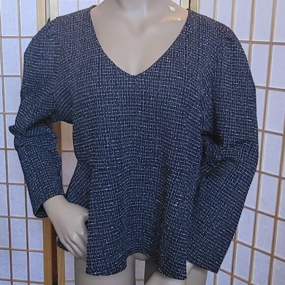 NWT Torrid metallic shiny black long-sleeve peplum blouse size 2 or 2X - Picture 1 of 12